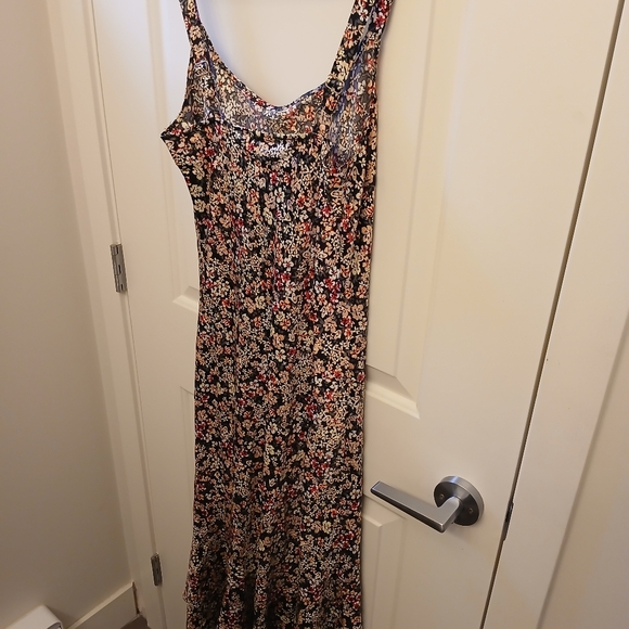 Slip Dress Dynamite - Picture 3 of 4